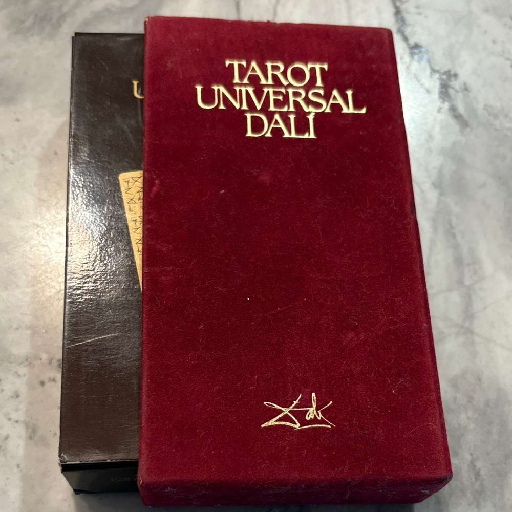 VTG 1984 Tarot Universal Dali Deck. Good condition